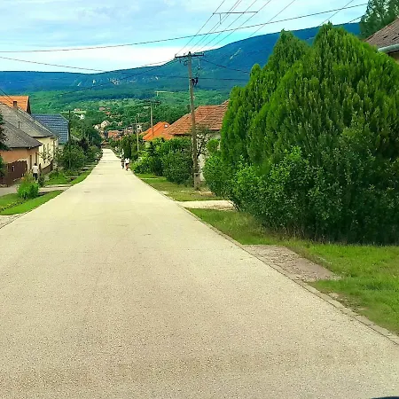 Csaladi Szallashely A Pilisben * Piliscsév